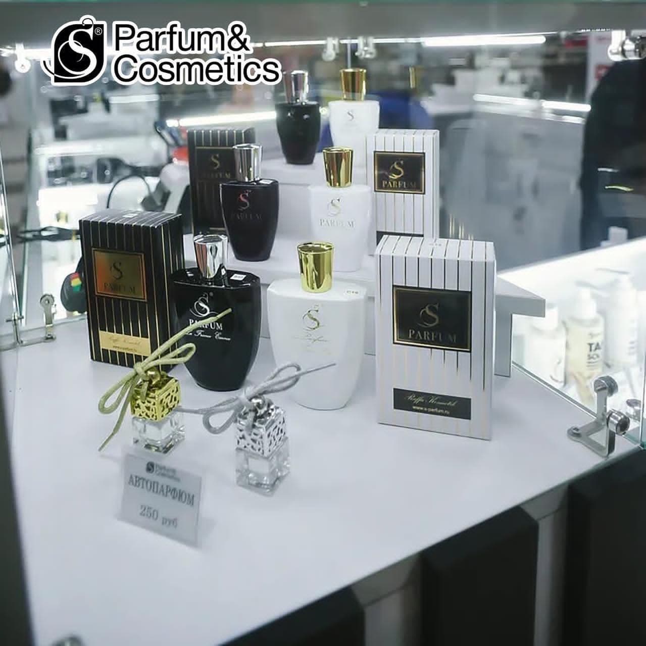 Магазин парфюмерии Parfume &Cosmetics в ТРК “Сокол” в Оренбурге